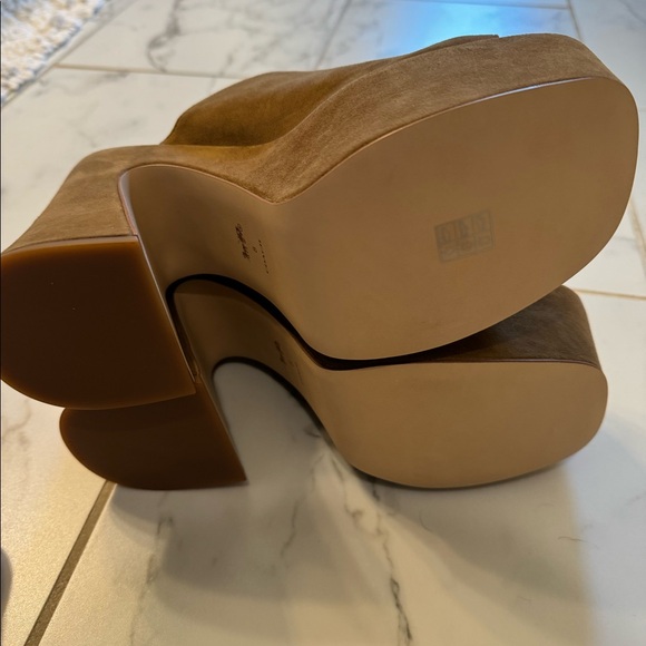 NIB Coach Bobbi platform 8 - Picture 4 of 5